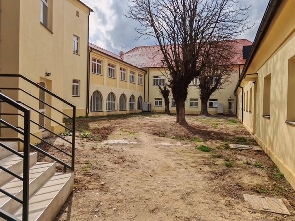 Završeni radovi na obnovi zgrade Doma za odrasle osobe Petrinja – započinje uređenje okoliša