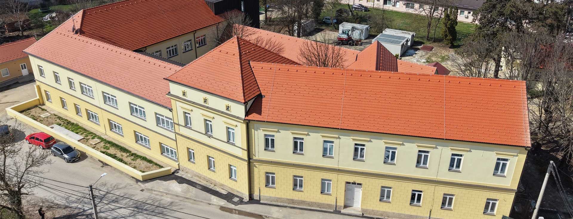 dom pročelje